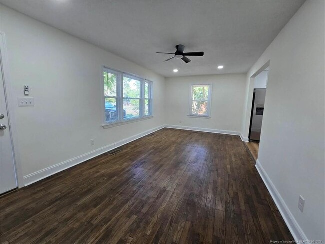 Building Photo - 4909 Walnut Dr