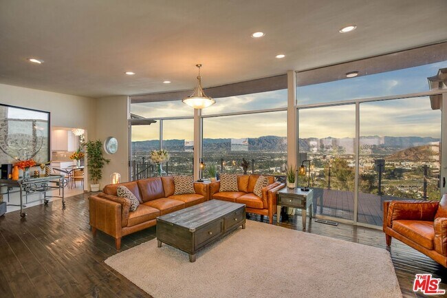 Building Photo - 3212 Wrightwood Dr