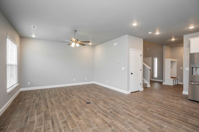 Foto del edificio - ***2010 Periwinkle Place***