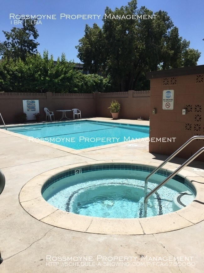 Building Photo - 1 Bedroom 1 Bath Condo in Gated Community