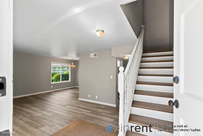 Foto del edificio - 3 br, 2.5 bath Townhome - 889 Cabot Ln, Fo...