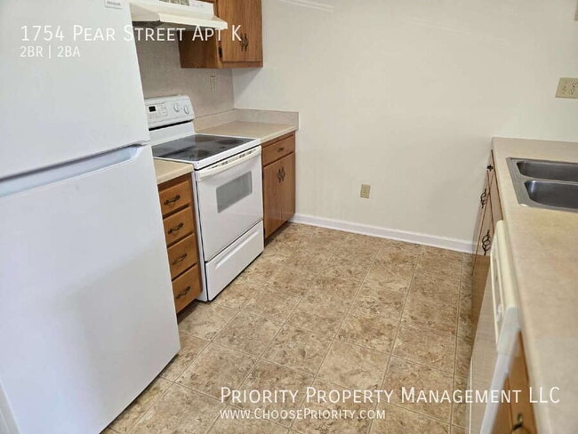 Foto del edificio - 1754 Pear St