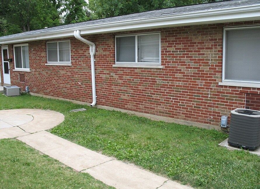 Primary Photo - 8717 Natural Bridge Rd