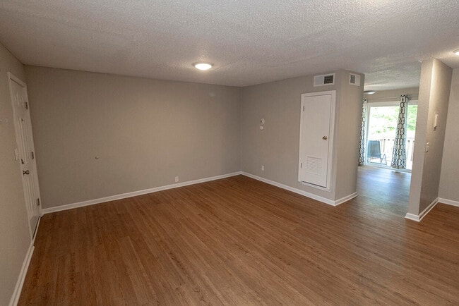 Building Photo - 105 N Garth Ave