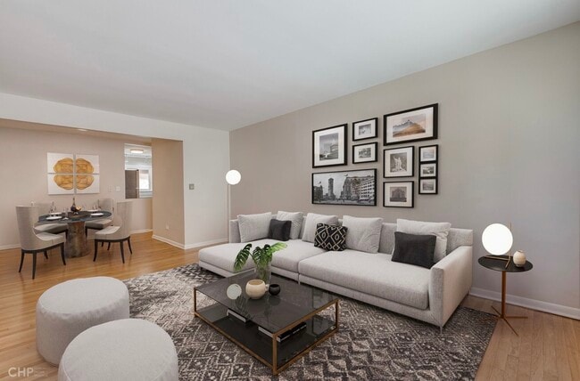 Sala, comedor (sin muebles) - 6970 N Ashland Ave