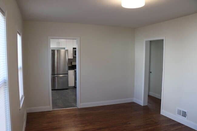 Sala de estar - 2742 Wolcott St