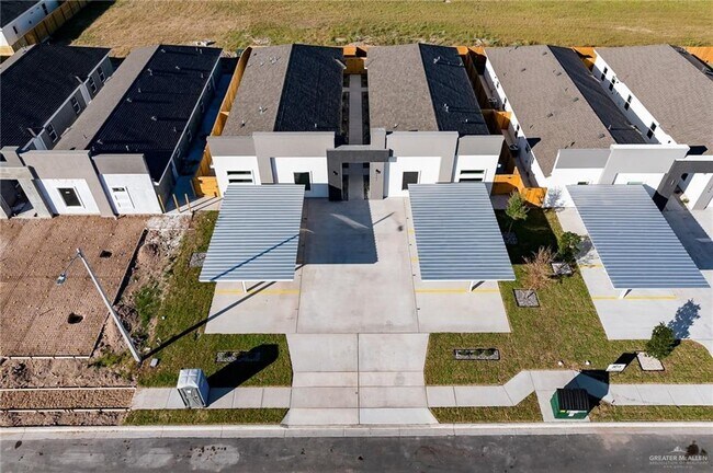 Foto del edificio - 18 Whetstone Ave