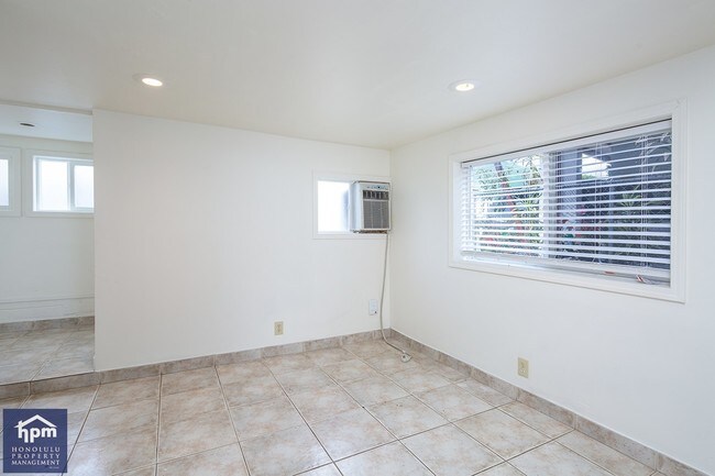 Building Photo - 1731 Algaroba St