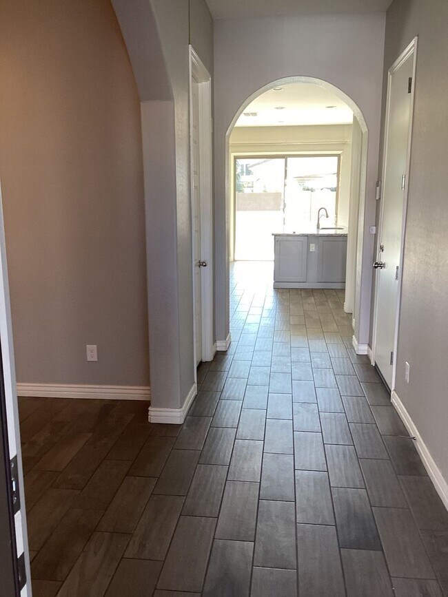 Building Photo - 1485 W Redondo Dr