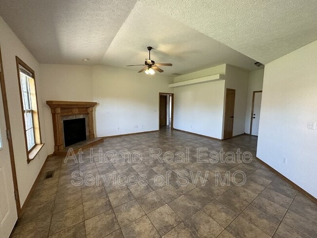 Building Photo - 1109 E.Chesapeake Drive