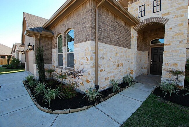 Foto del edificio - 5623 S Denham Ridge Ln