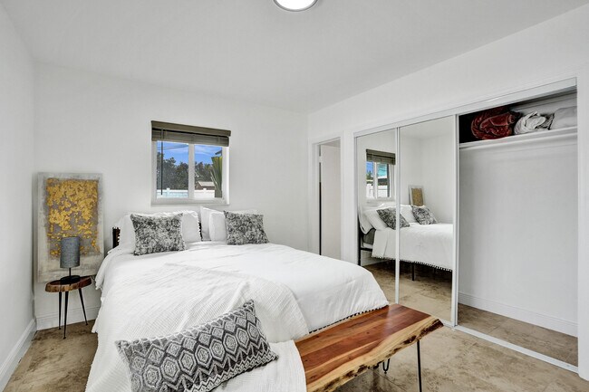 Foto del edificio - 820 NE 8th St