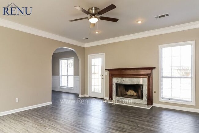 Building Photo - Now Available! 3 bed 2.5 bath!