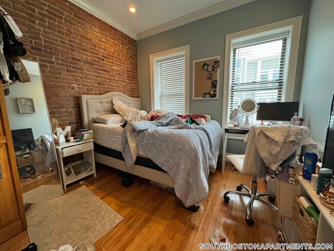 Foto del edificio - 616 E 6th St