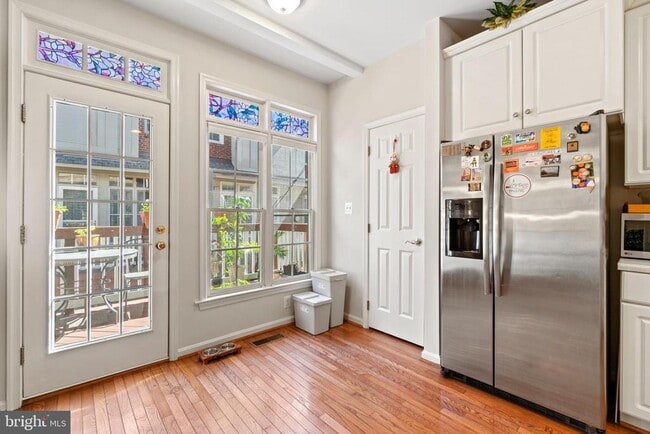 Foto del edificio - 727 N Vermont St