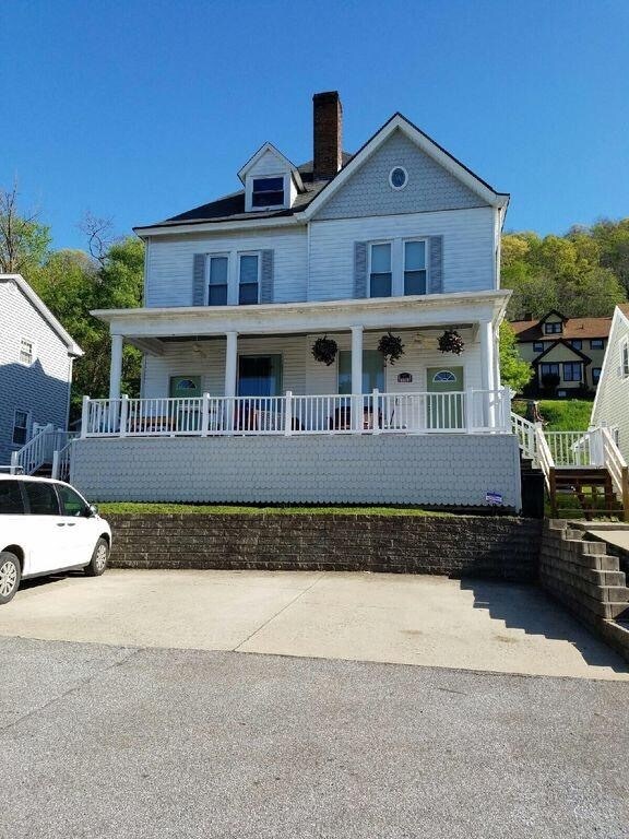Primary Photo - 132 Maple Dr