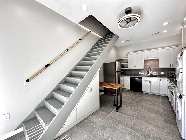Foto del edificio - 914 E 39th St