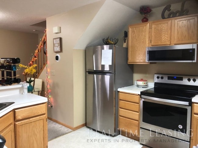 Building Photo - 2BR/1BA in Eagan off Diffley Rd