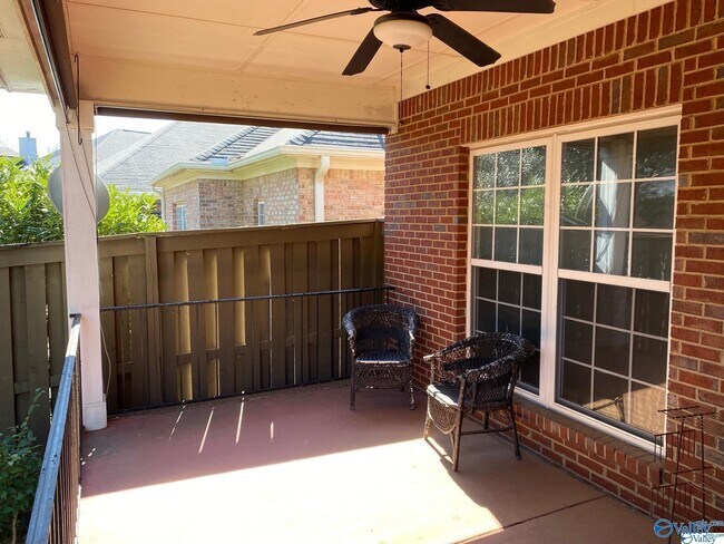 Foto del edificio - 139 Canterbury Dr