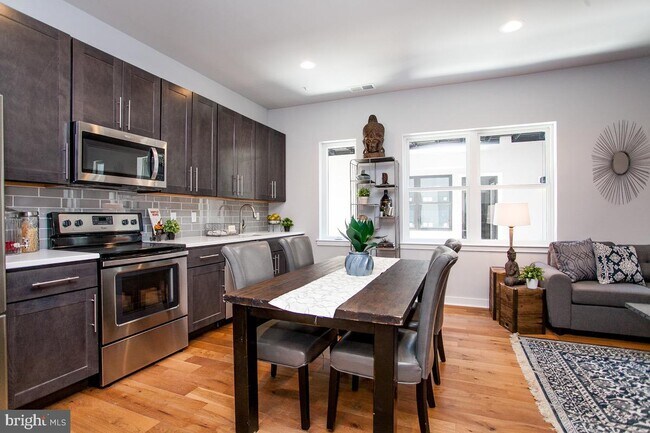Foto del edificio - 5938 Henry Ave