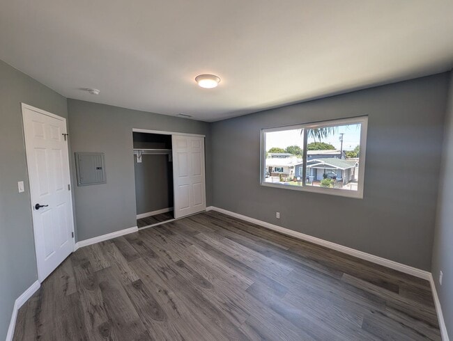 Building Photo - 1129 Cherry Ave