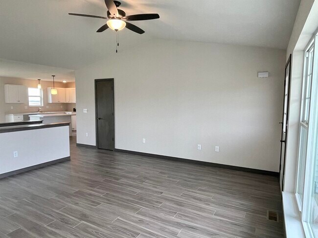 Foto del edificio - 200 Parkview Ave