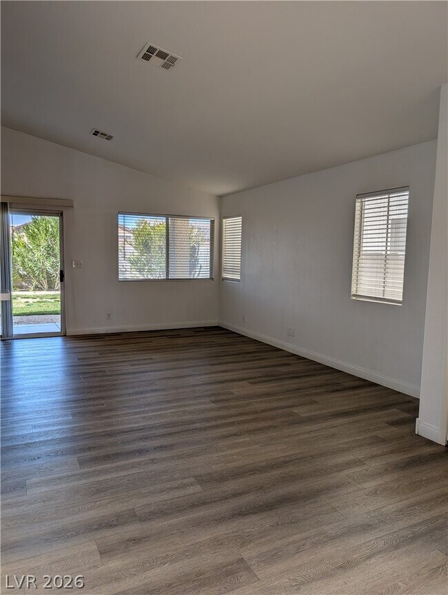 Foto del edificio - 5845 Springmist St