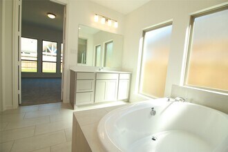 Building Photo - 16750 Yaklin Meadow Ct