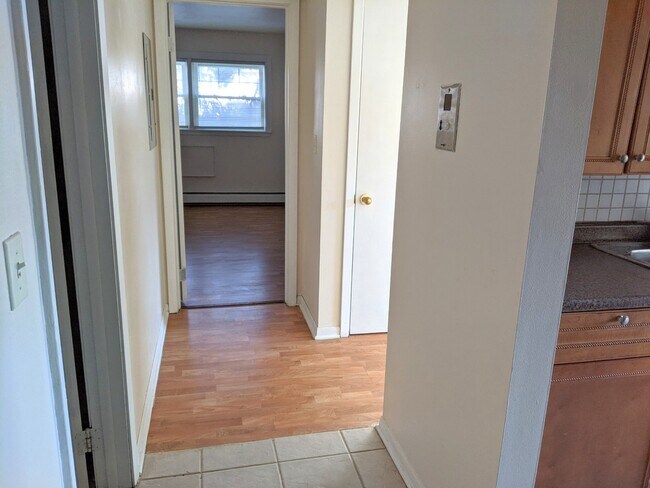 Building Photo - 156 Asbury Ave