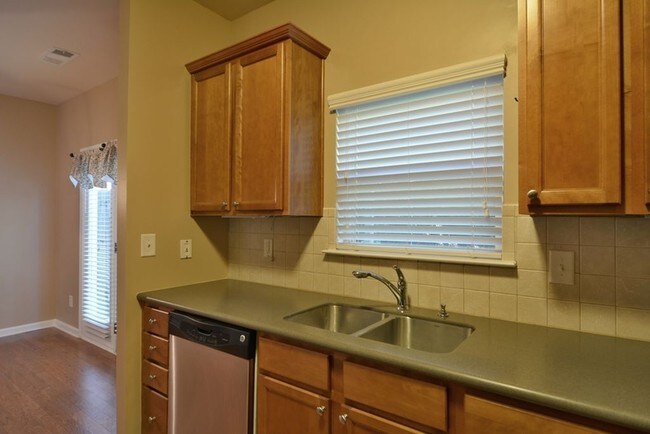 Foto del edificio - 1023 Nightfall Ct NW