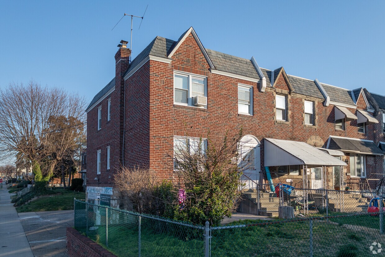 Primary Photo - 6600 Tackawanna St