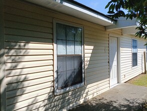 Building Photo - 1730 Hicks St