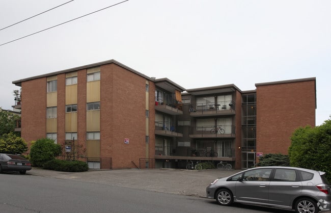 Building Photo - Lorelei Apartments