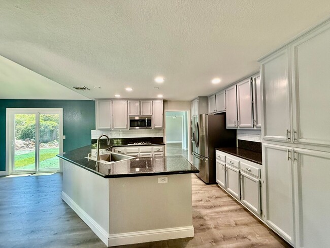 Building Photo - Large 2 story home available immediately
