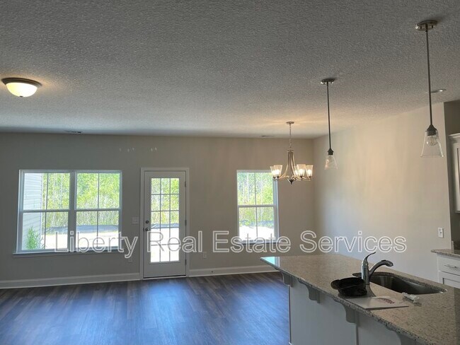 Foto del edificio - 381 Mcclelland Lp NE
