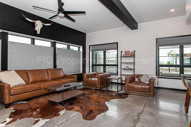 Building Photo - 3415 N Broadway