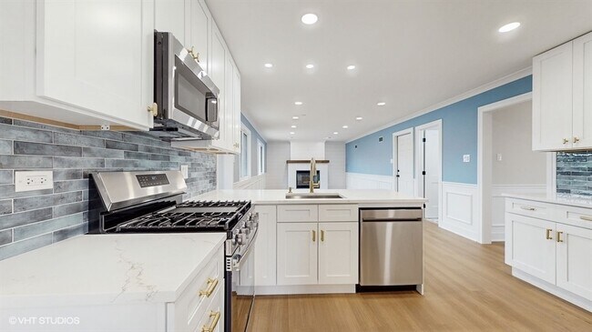 Foto del edificio - 15405 Tulip Ct