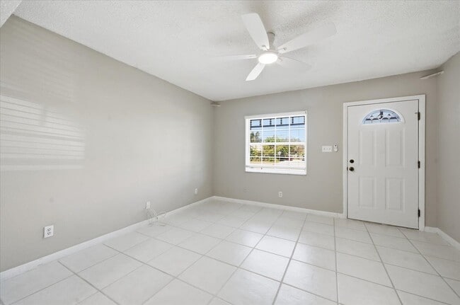 Building Photo - 2810 62nd Ave N