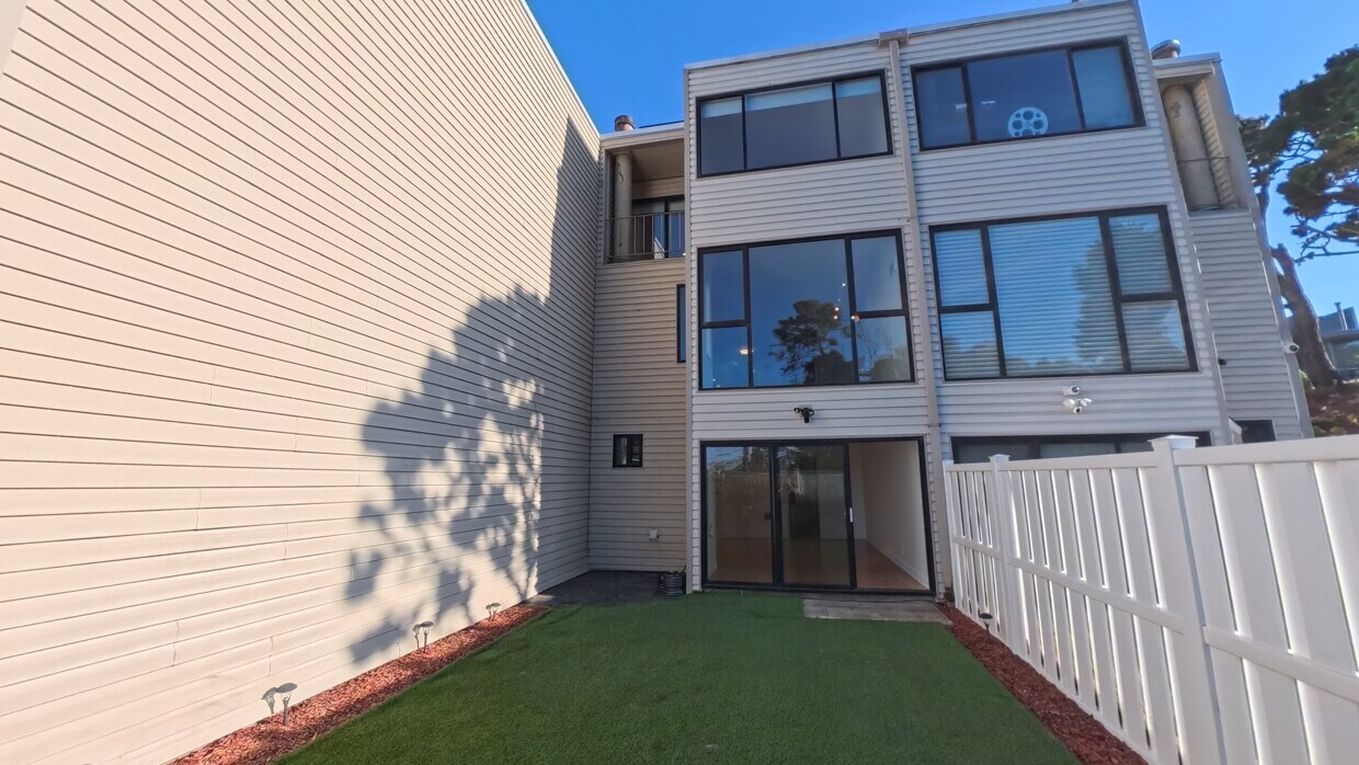 Photo - 5003 Diamond Heights-