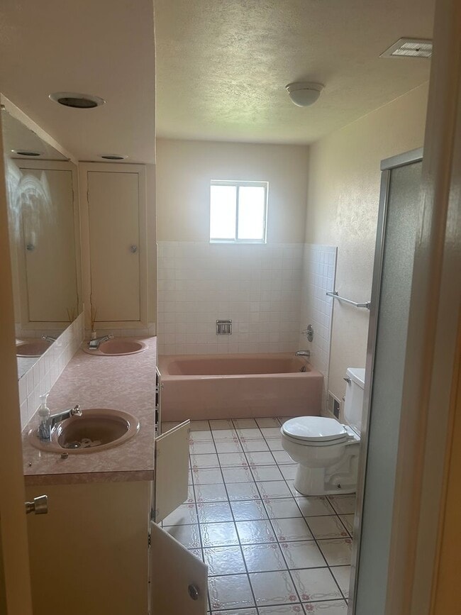 Building Photo - 3 Bedroom Home in Frederick - Available Now!