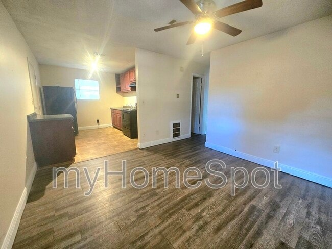 Foto del edificio - 1731 Knight Dr