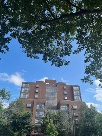 Building Photo - 1265 Beacon St