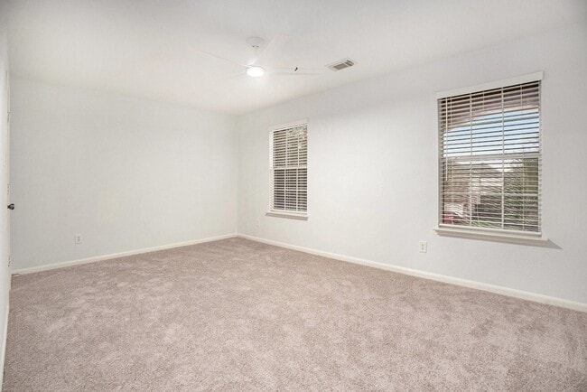Foto del edificio - 3811 Misty Falls Ln