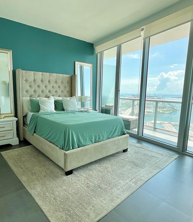 Building Photo - 888 Biscayne Blvd
