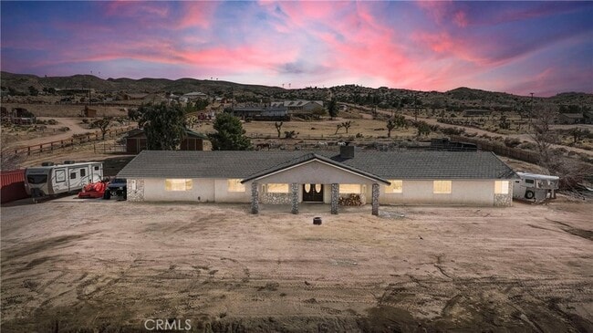 Foto del edificio - 25733 Roundup Way