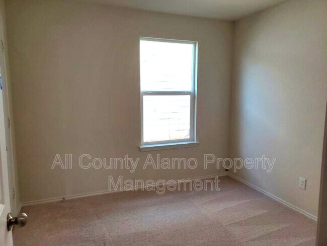 Foto del edificio - 715 Retama Pass