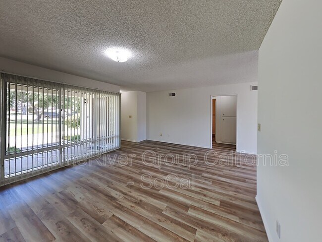 Building Photo - 114 W Bowling Green