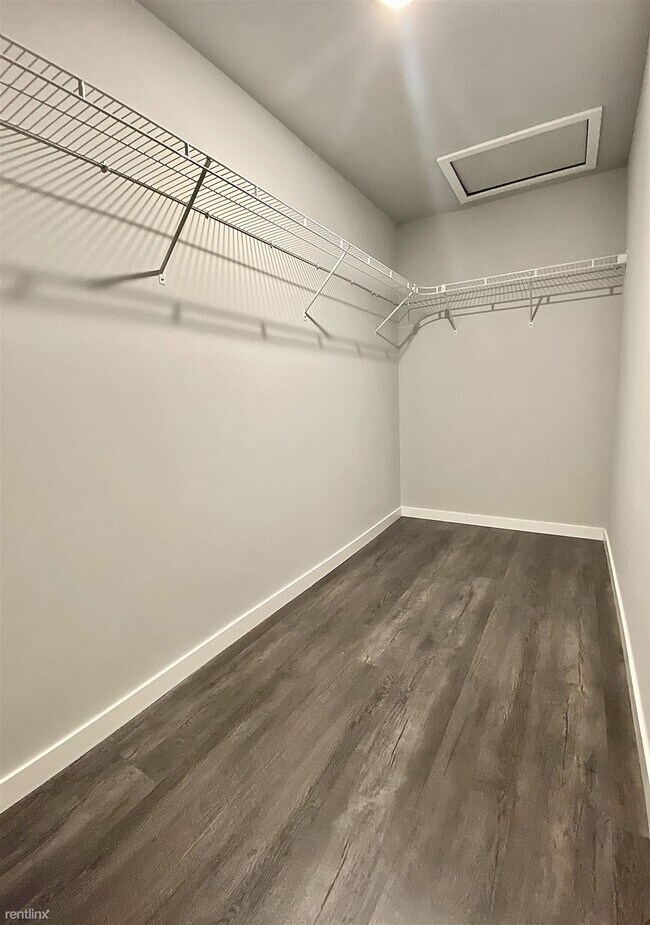 Building Photo - 2 br, 2 bath Condo - Wellington Acres Cond...