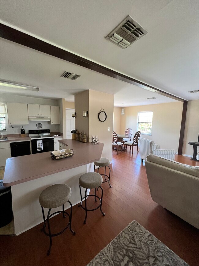 Kitchen, Dining - 5480 Avenue B