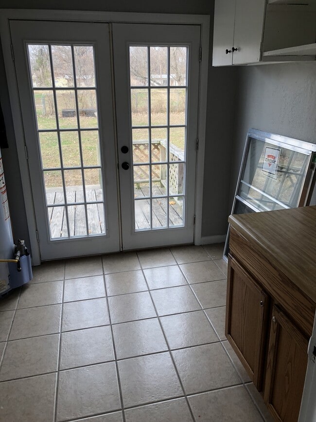 Building Photo - ***Coming available in April - showings start April 6th***